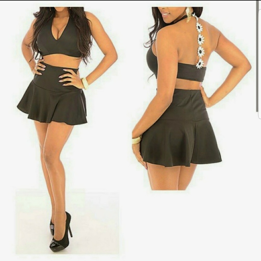 2pc black w/flower pattern skirt set